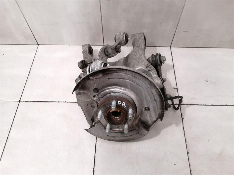 Jaguar i-PACE X590 EV400 Right Rear Hub T4K4811 Wheel Bearing Housing Rear Right