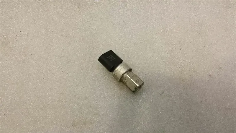 Audi A3 8P pressure switch air conditioning 1K0959126A A/C pressure switch