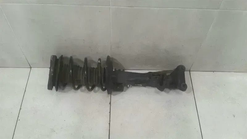 Mercedes C Class W204 Shock Absorber Front A2043202866 Front Shock Absorber