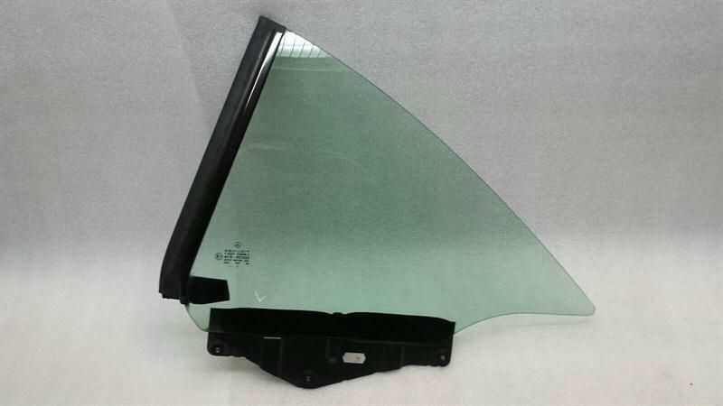 Mercedes SL R230 left rear 1/4 glass A2306700110 door window 1/4 rear left HL.