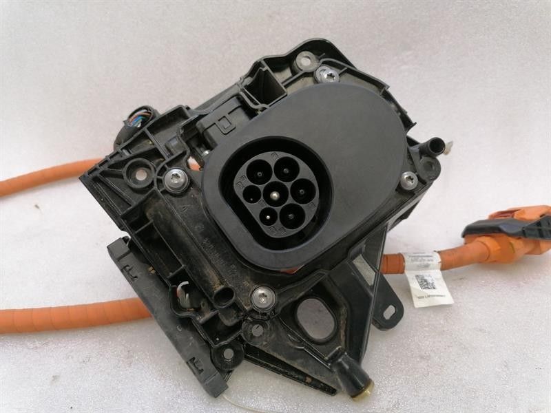 PORSCHE TAYCAN 9J CHARGING PORT WITH WIRING 9J1915372C RIGHT HAND DRIVE RHD