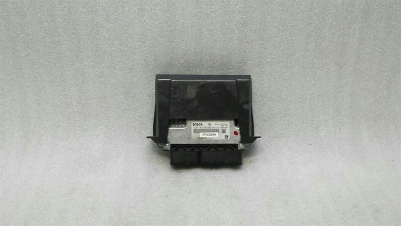 SAAB 9-5 95 Engine ECU 55562898 Engine Control Unit 1.9 TID
