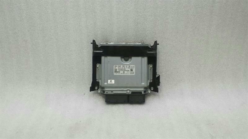 Mercedes CLS W219 Engine ECU A6421501230 Engine Control Unit OM642 V6