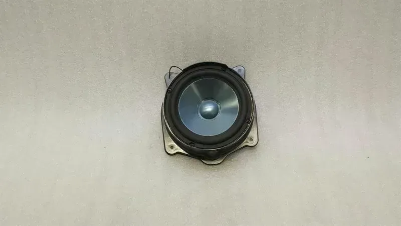 Mercedes S-Class W221 Speaker A2218203702 Speaker Harman Kardon L7