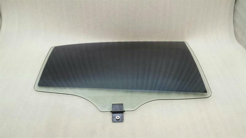 Mercedes S-Class W221 right rear door glass A22173018 door window rear right