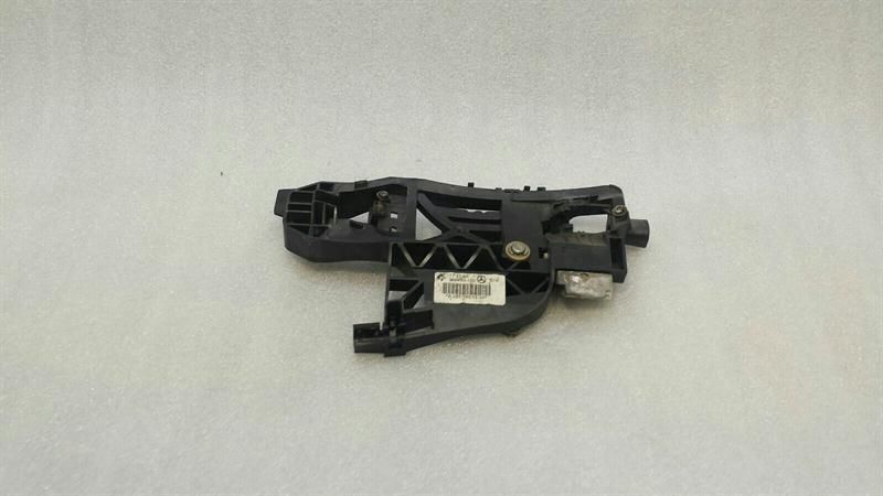 Mercedes S-Class W221 RLH Handle Carrier A2217601534 Door Handle Carrier Rear Li