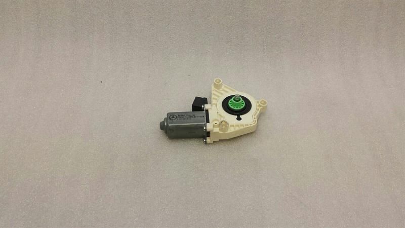 Mercedes S-Class W221 RRH Door Window Motor A2218203042 Window Regulator Motor