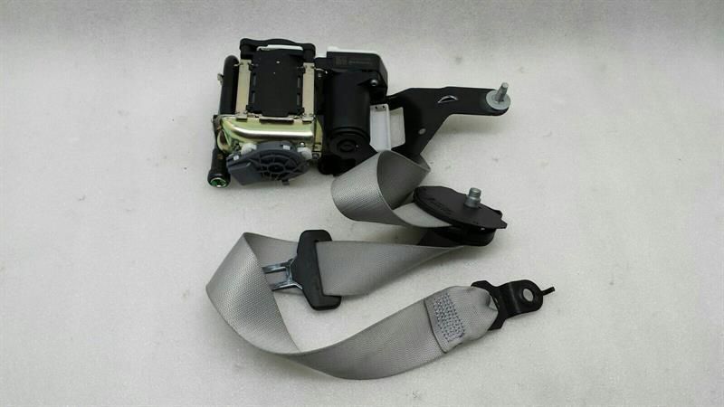 Mercedes CLS W218 seat belt front left A2128608785 front seat belt