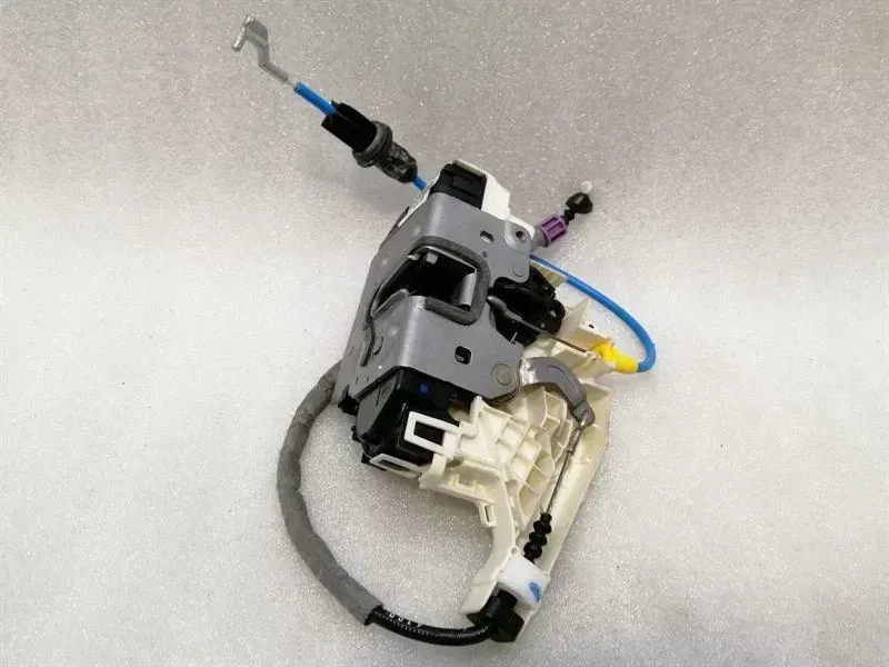 Mercedes CLS W218 FLH door lock A2047202735 door lock front left Kessy