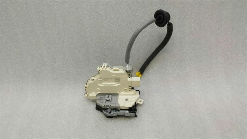 Audi A4 8W rear right door lock 4G0839016F door lock rear right