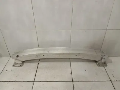 Porsche Taycan 9J aizmugurējā bufera sija 9J1803184C aizmugurējā bufera turētājs