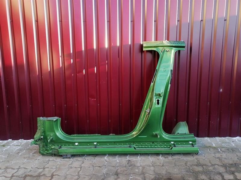 Porsche Taycan 9J Turismo side skirt 9J0809085 left sill chassis