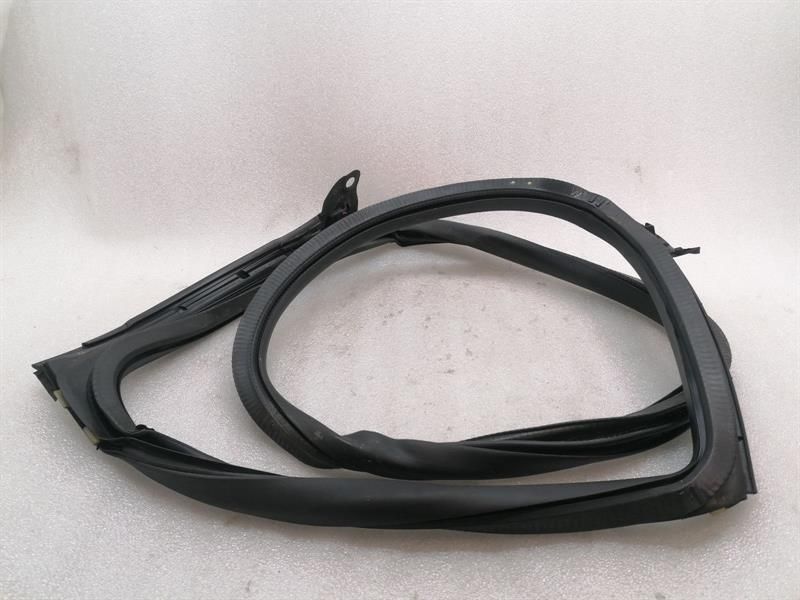 Porsche Taycan 9J Door Seal 9J0833721 Door Seals REAR LEFT