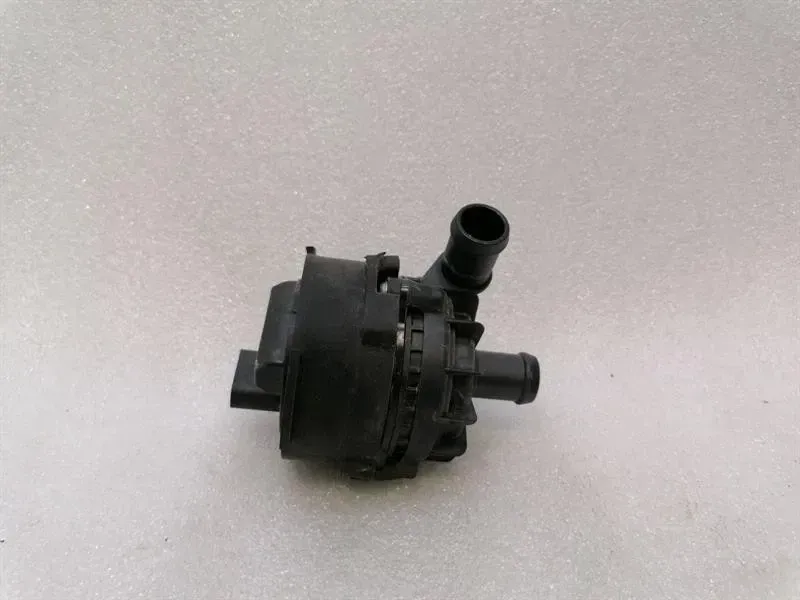 Porsche Taycan 9J additional cooling pump 9J1965567B coolant pump pump