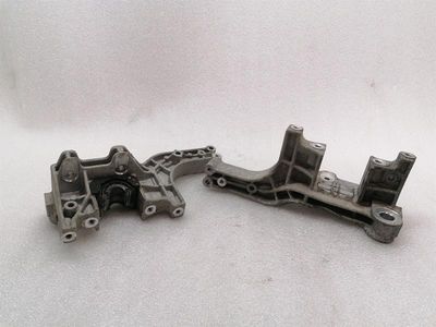 Porsche Taycan 9J Halter Halterung 9J1413358A Halter Träger vorderer Hilfsrahmen