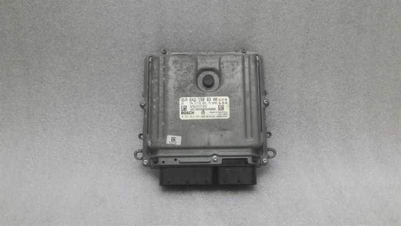 Mercedes R Class W251 Engine ECU A6421508300 Engine Control Unit OM642 V6 Diesel