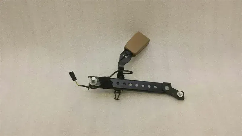 Mercedes S-Class W221 Belt Buckle A2218601169 Belt Buckle