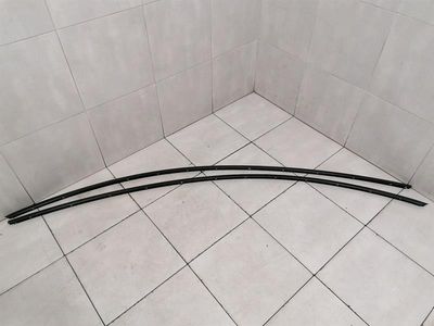 Tesla Model 3 STANDARD RANGE Комплект релси на покрива 1083519-01-D Комплект релси на покрива