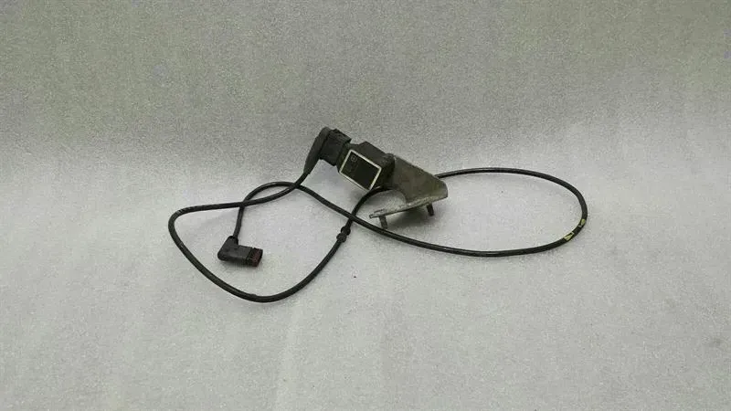 Mercedes CLS W219 Headlight Level Control A0105427717 Level Control