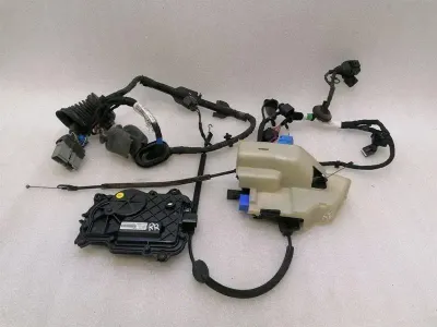 Zamek drzwi tylnych prawych BENTLEY CONTINENTAL FLYING TRACK 3D4839016R Zamek drzwi Re