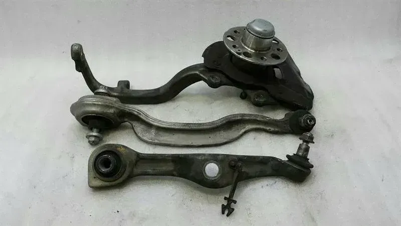 Mercedes S65 AMG W221 Right Front Hub A2213323001 Wheel Bearing Housing Front Right