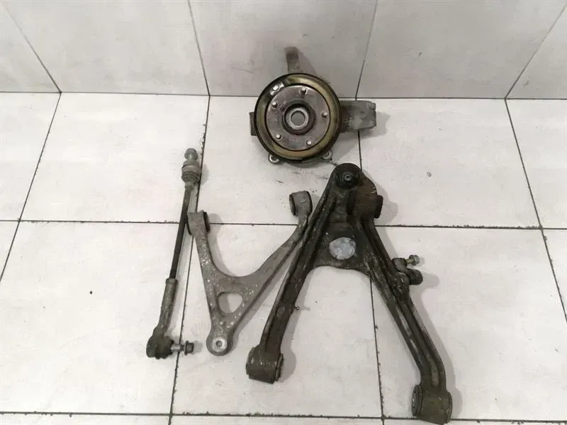 Chevrolet Corvette C6 Right Rear Hub 88965637 Wheel Bearing Housing Rear Right