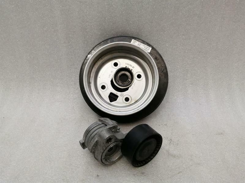 BMW 7 Series F02 F01 N74B60 6.0 V12 Belt Tensioner 7582038 Pulley