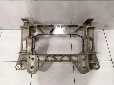 Chevrolet Corvette C6 underram bak 15864493 axelram bakaxel