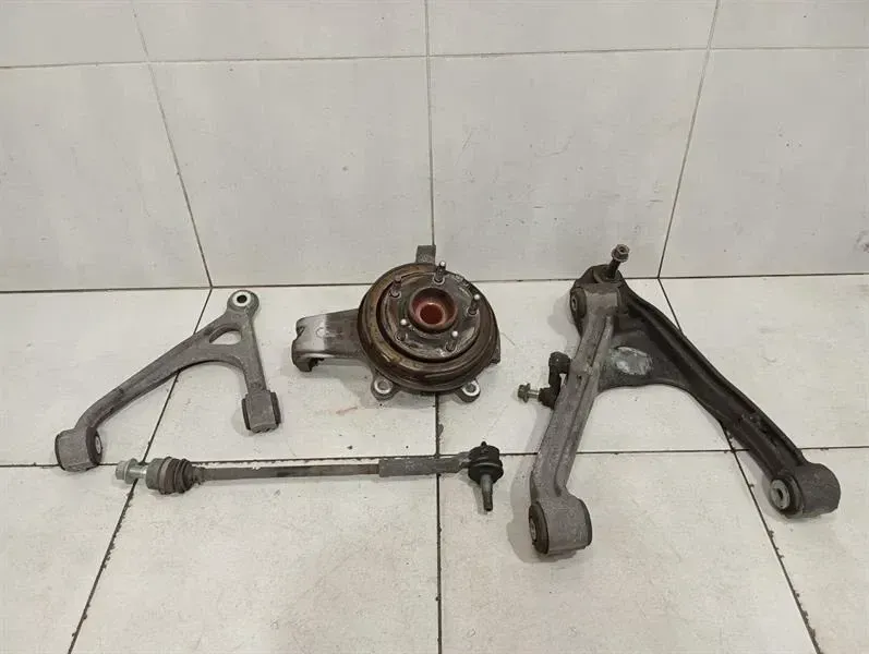 Chevrolet Corvette C6 Left Rear Hub 88965638 Wheel Bearing Case Rear Left