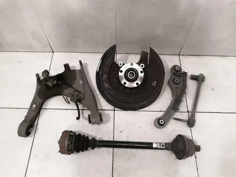 BENTLEY CONTINENTAL GT W12 Left Rear Hub 3D0505435M Wheel Bearing Housing Rear Li