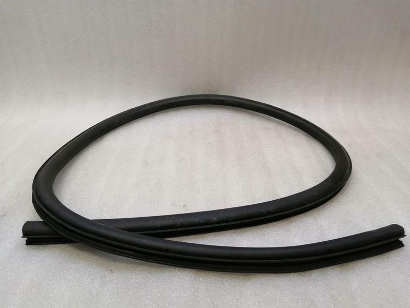 Bentley Continental GT W12 Right Lower Door Seal 3W8867337C Door Seals