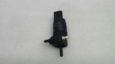 Audi Q7 4L mazgāšanas šķidruma sūknis 1K6955651 mazgāšanas ūdens sūknis