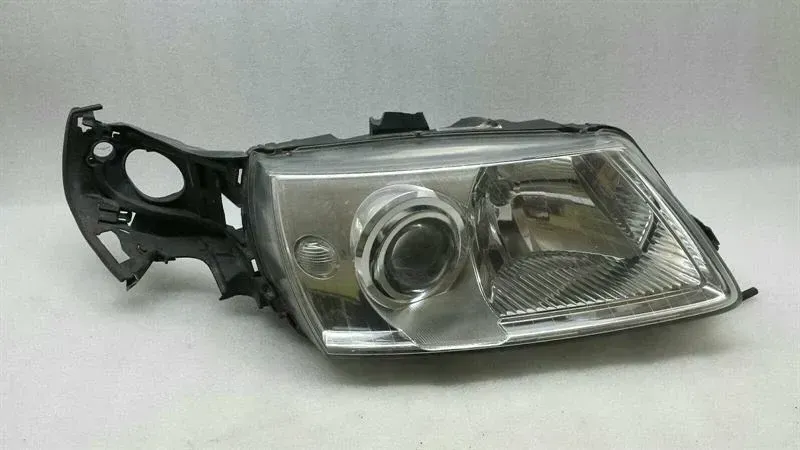Faulty Saab 9-5 95 right xenon headlight 95 RHD RIGHT HAND DRIVE