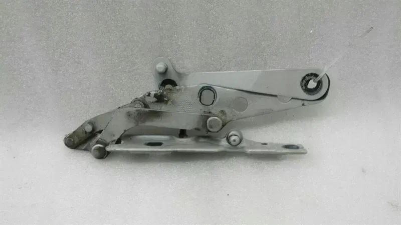 BMW 3 Series E46 Bonnet Hinge RHS 41618200124 Hood Hinge Right
