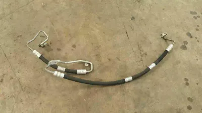 Mercedes C klass W204 servostyrningsslang A2044601243 RHD HÖGERKÖRNING