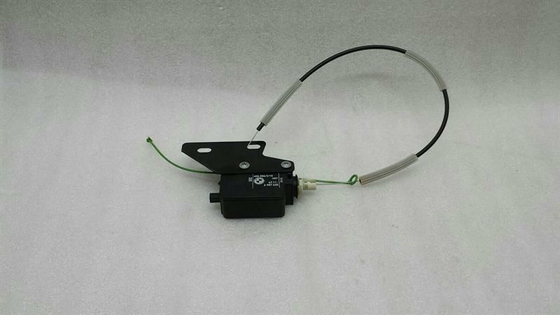 BMW 6 Series E63 E64 Fuel Cap Actuator 6987635 Filler Flap Actuator