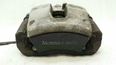 Mercedes C-Klasse W204 Bremssattel Vorne Links A2044212381 Bremskappe Vorne Links