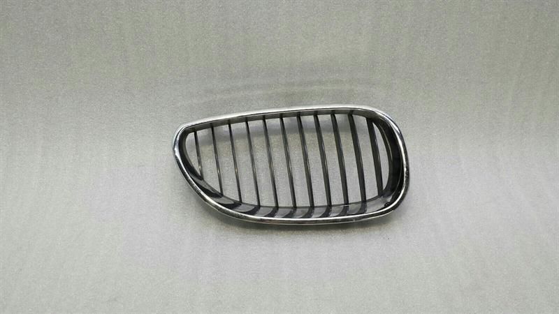 BMW 5 Series E60 right front grille 7065702 radiator grille right