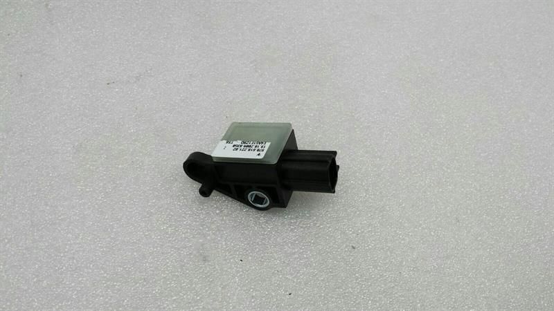 Porsche Panamera 970 Crash Sensor 97061822102 Impact Sensor