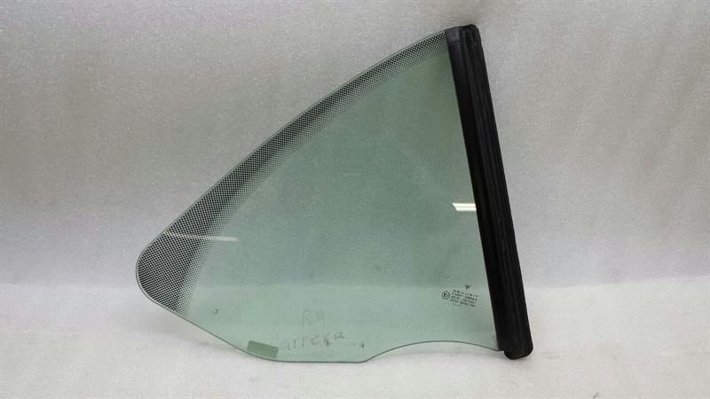 Porsche 911 996 carar right rear 1⁄4 glass 99654311209 side window convertible