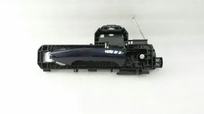 Mercedes E Klasa W212 FRH Klamka drzwi A2047602234 Klamka drzwi przednia prawa