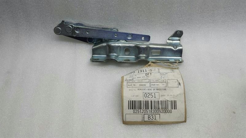 Mercedes C Class W203 Bonnet hinge R A2038800428 hood hinges right new
