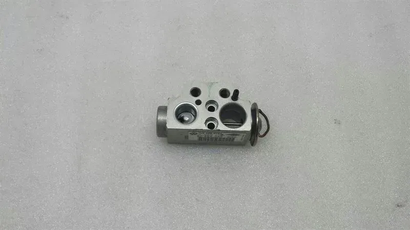 Volkswagen Touareg 7L Heater Valve 7L0820679C expansion valve heat exchanger