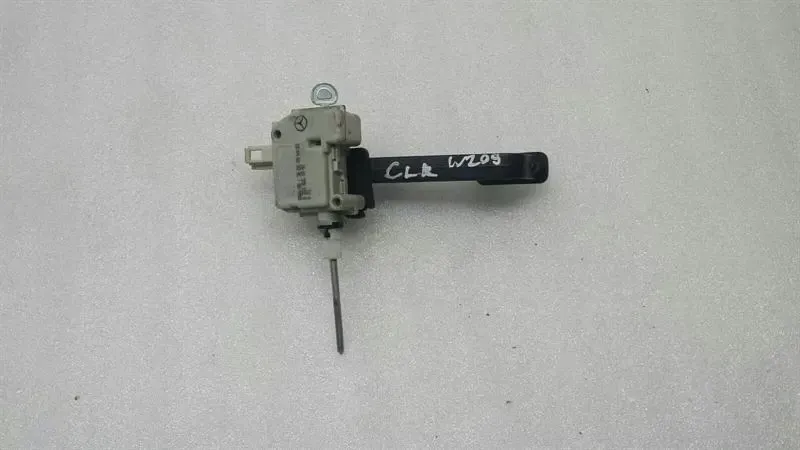 Mercedes CLK W209 Fuel Cap Actuator A2038201997 Fuel Flap Actuator