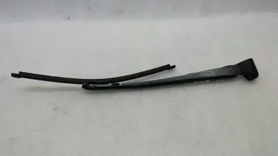 BMW Seria 1 E87 Tylne ramię wycieraczki 7138507 Wycieraczka szyby przedniej tylna