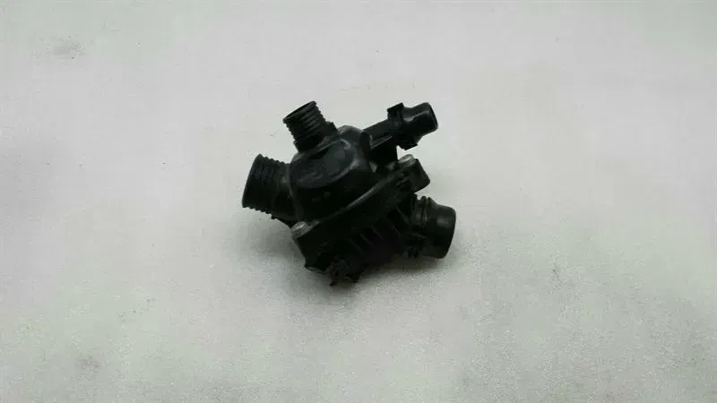 BMW 5 Series E60 thermostat housing 7549476 thermostat housing 535i N54