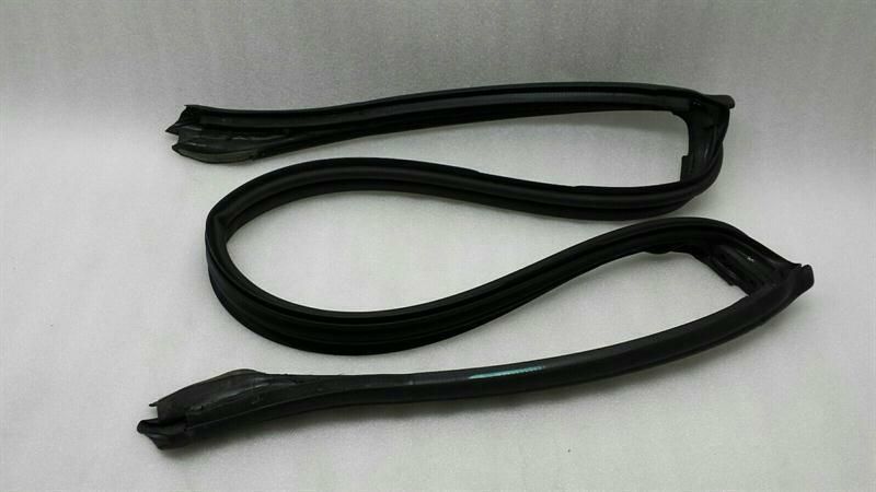 BMW Z4 E85 E86 windshield seal 7023969 gasket windshield defective