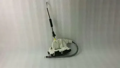 Mercedes C класа Брава предна дясна A2047202435 Брава предна дясна врата