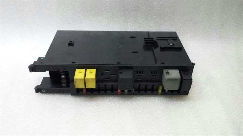 2007 Mercedes W209 CLK fuse box A2095450101 fuse box