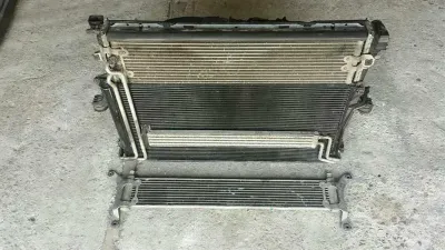 VOLKSWAGEN TOUAREG 7L radiatoru komplekts 7L6121253A radiatora komplekts